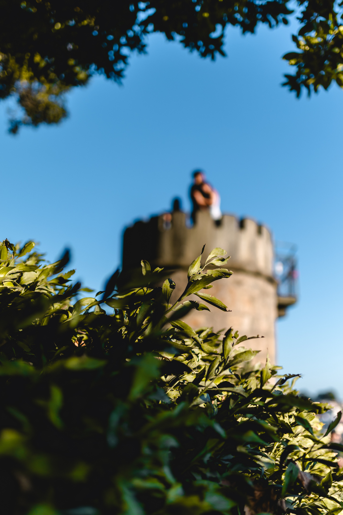 Um ensaio de casal em Portugal com estilo natural e romântico.