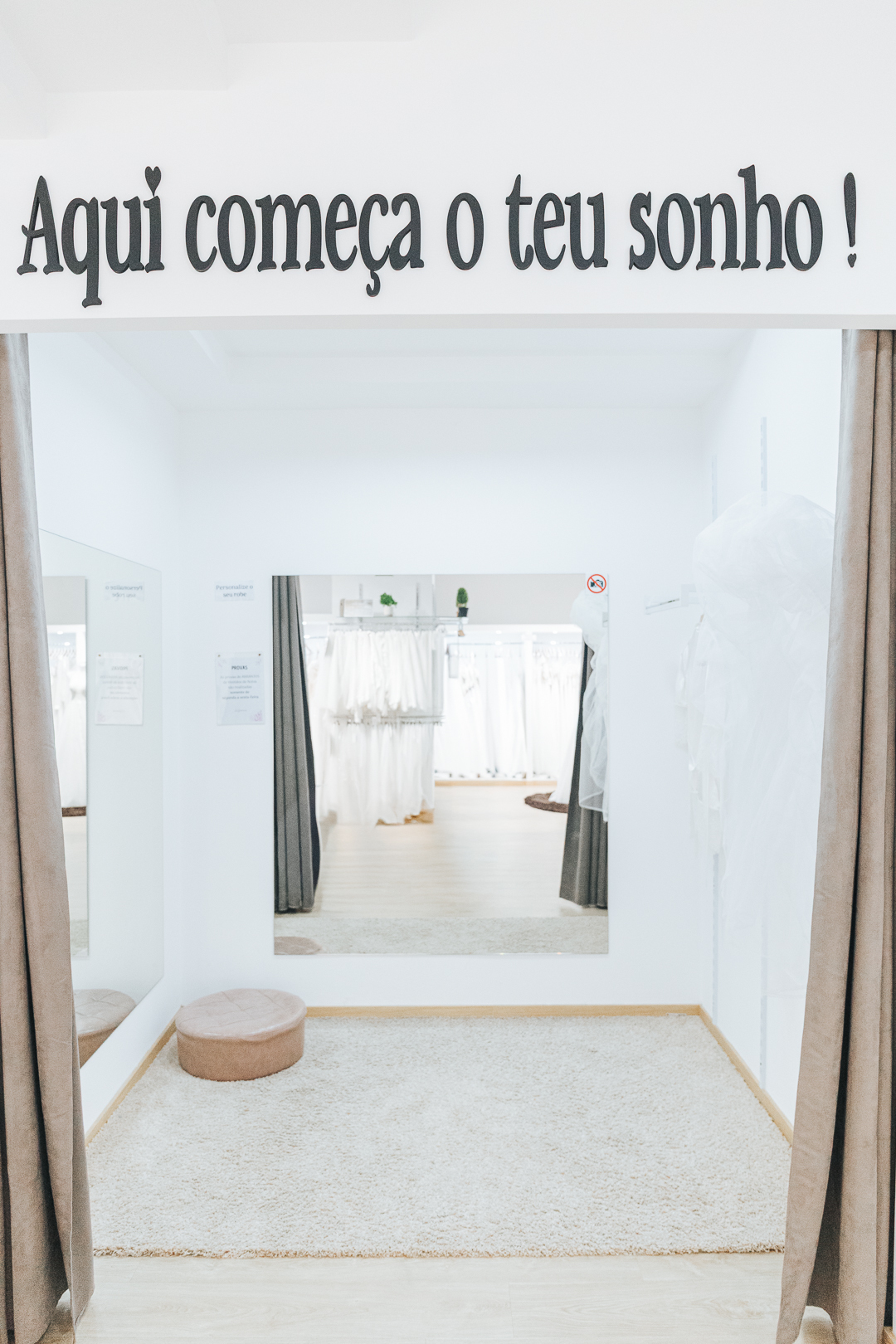 Ensaio Prova do Vestido da Noiva Eunice na loja Rossy Noivas - Vila Nova de Gaia