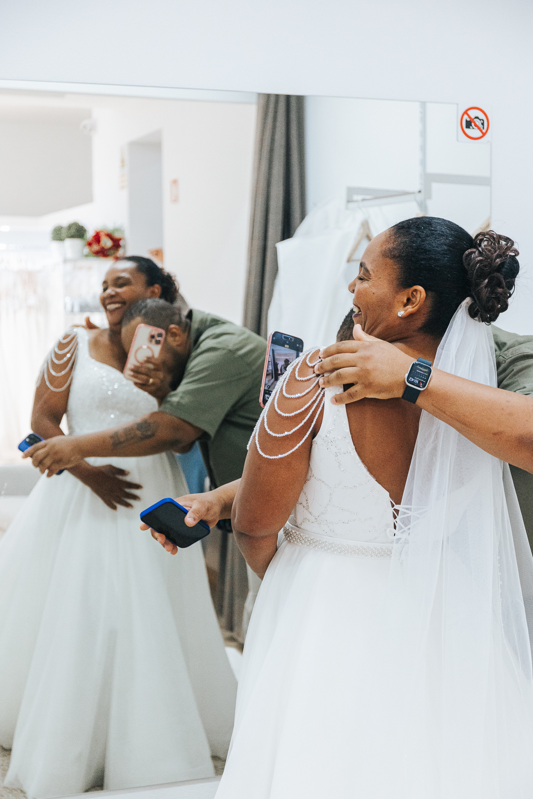 Ensaio Prova do Vestido da Noiva Eunice na loja Rossy Noivas - Vila Nova de Gaia