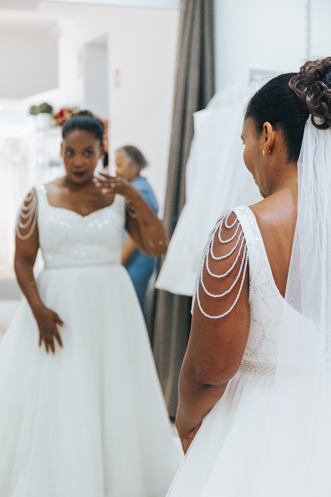 Ensaio Prova do Vestido da Noiva Eunice na loja Rossy Noivas - Vila Nova de Gaia