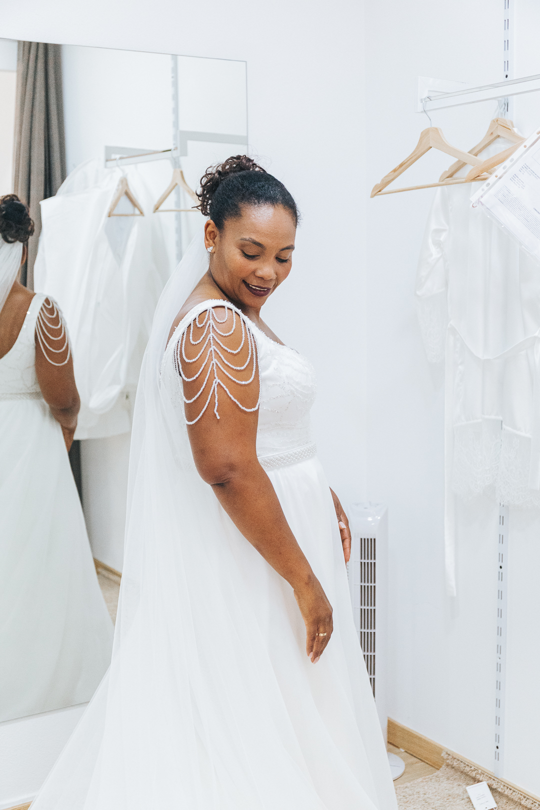 Ensaio Prova do Vestido da Noiva Eunice na loja Rossy Noivas - Vila Nova de Gaia