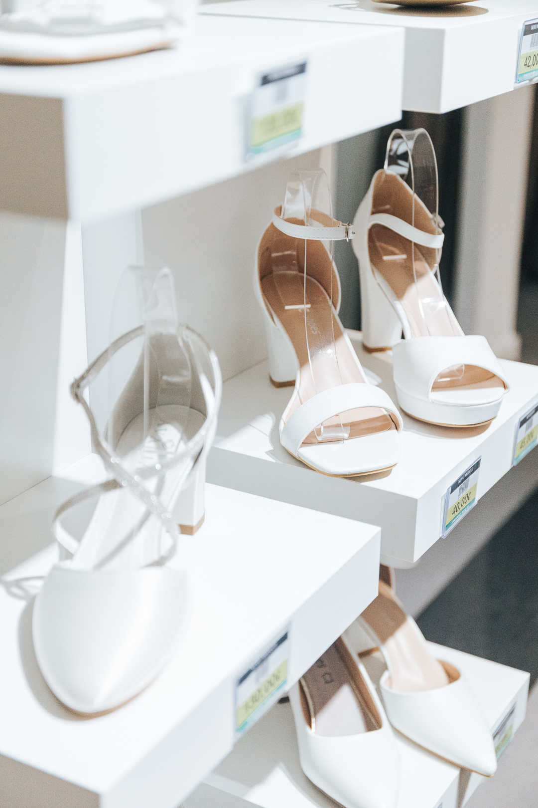 Ensaio Prova do Vestido da Noiva Eunice na loja Rossy Noivas - Vila Nova de Gaia