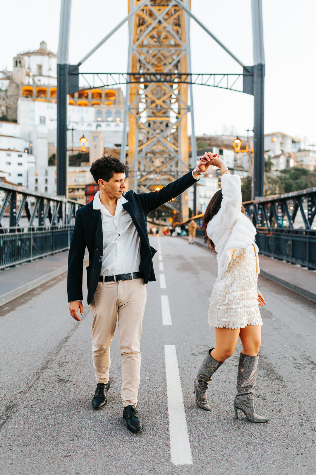 Ensaio de casal Vanessa e Thiago na Ponte D. Luís I - Porto
