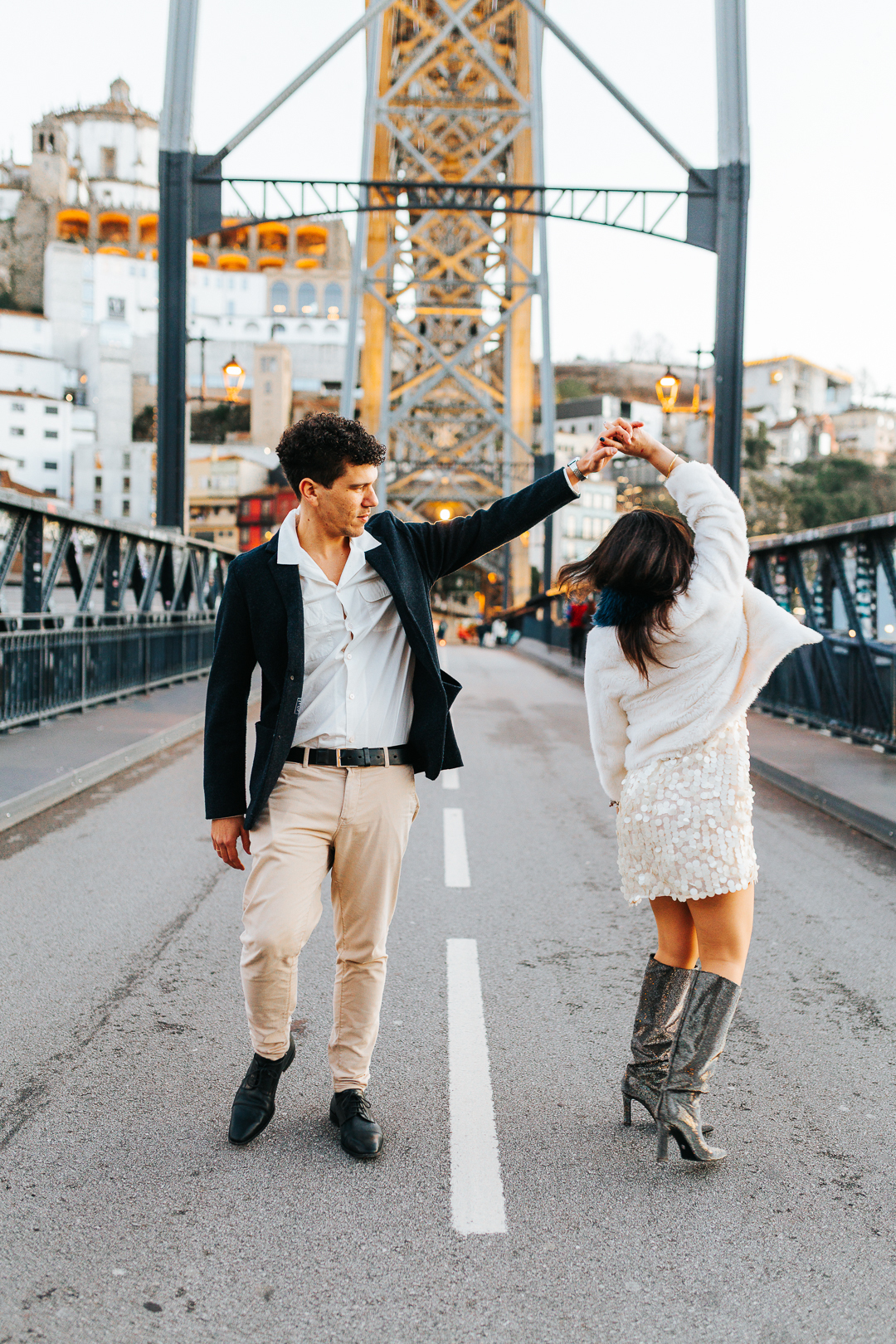 Ensaio de casal Vanessa e Thiago na Ponte D. Luís I - Porto