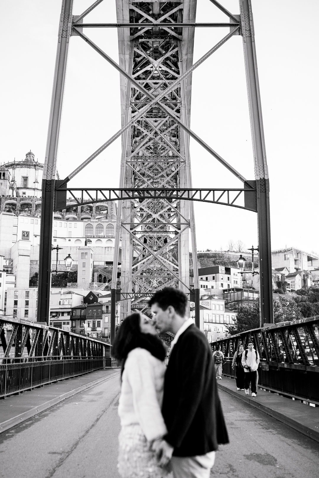 Ensaio de casal Vanessa e Thiago na Ponte D. Luís I - Porto