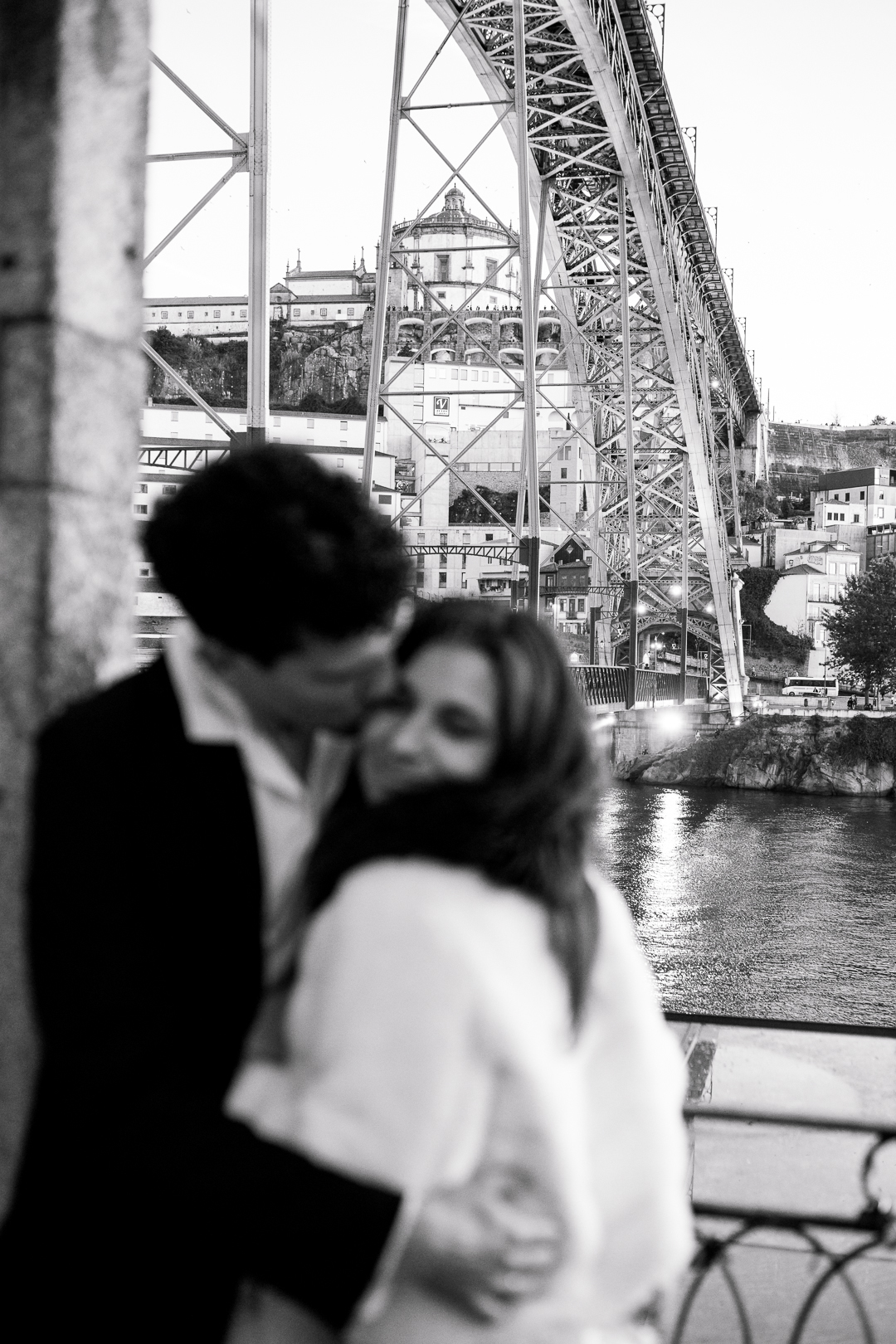 Ensaio de casal Vanessa e Thiago na Ponte D. Luís I - Porto