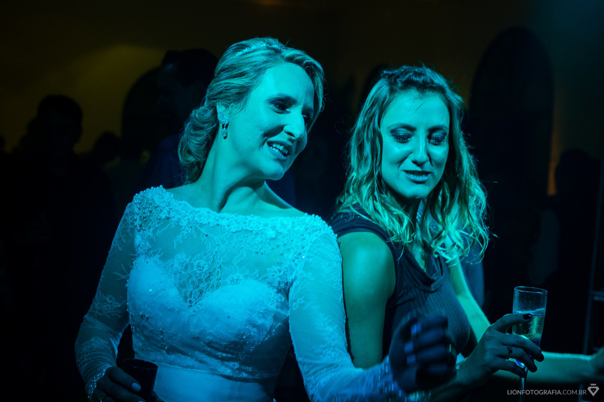 Noiva com mas amigas