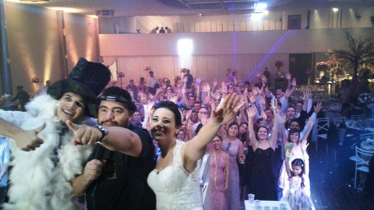 Selfie com os noivos