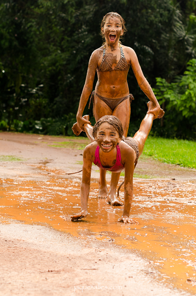brincadeira de criança carrinho de mão