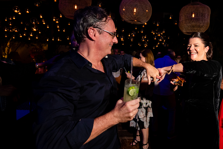 Fotografia de festa de aniversario de 56 anos da Beth na Barra daTijuca. Fotos da fotógrafa de casamento e famílias Jaque Salles.