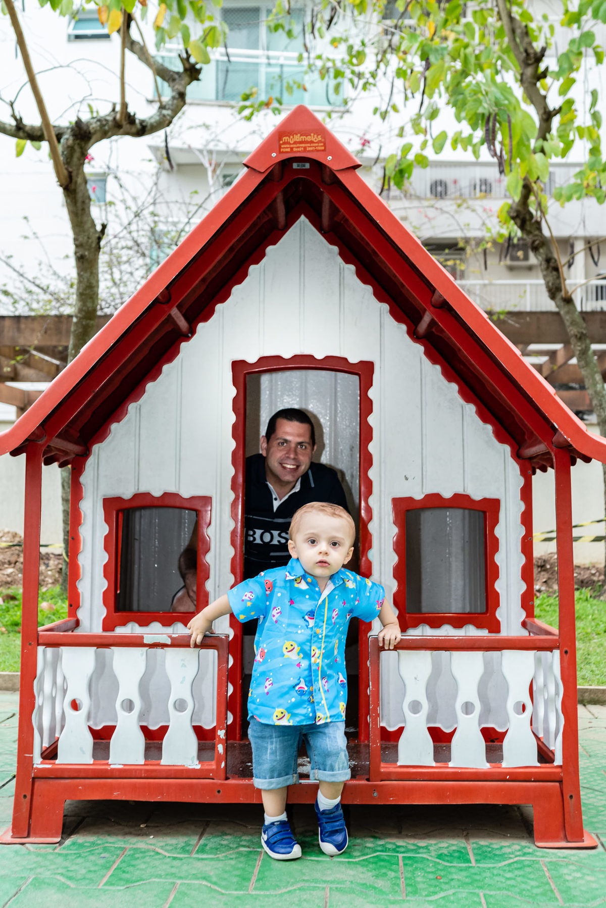 Festa Infantil de 2 anos com o tema Baby Shark. O aniversário do Gabriel aconteceu na Barra da Tijuca - RJ e teve como tema os personagens de Baby Shark. Imagens da fotógrafa de casamento e de famílias Jaque Salles Fotografia.