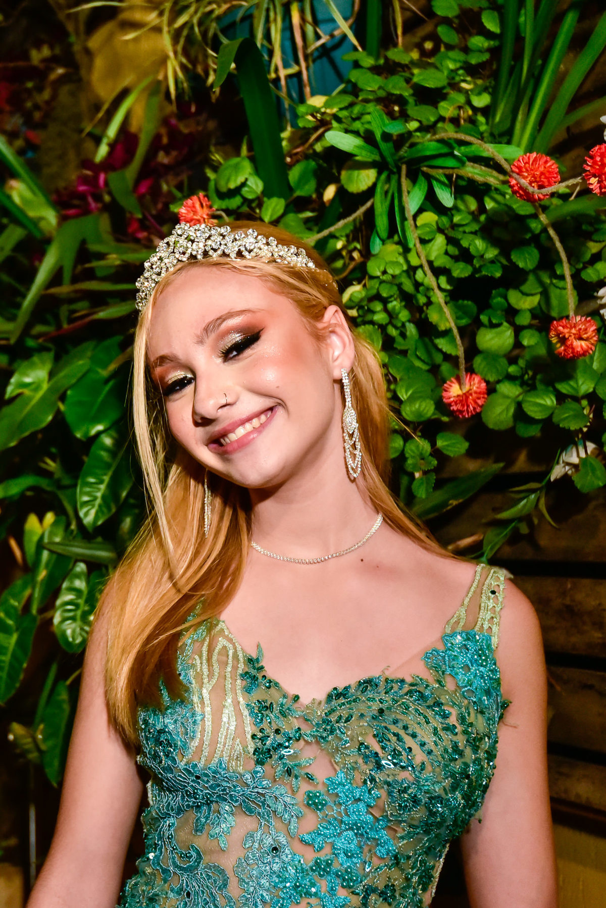 Festa de 15 anos da debutante Rebecca realizada no Jungle Garden Pub. Fotografia da fotógrafa de casamento, 15 anos e famílias no Rio de Janeiro, Jaque Salles. 