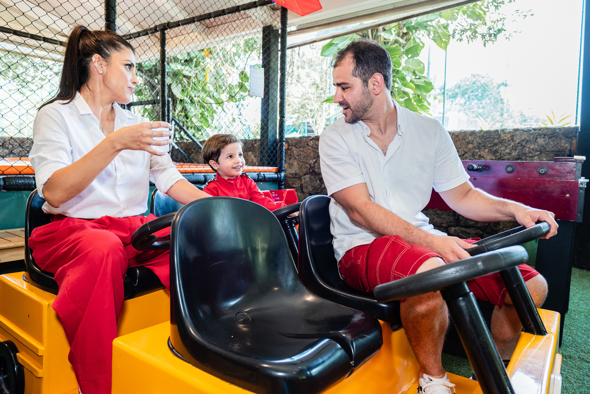Festa infantil na Cidade Animasom, tema Carros, no Jockey Club Brasileiro na Lagoa Rodrigo de Freitas. Aniversário Theo 3 anos, fotografia de Jaque Salles.

