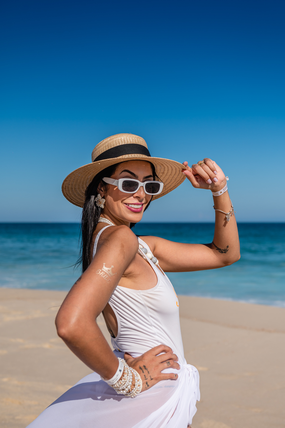 Despedida de solteira da noiva Goiania Sol no Cavalo Marinho Beach Club, Recreio dos Bandeirantes. Fotografia da fotógrafa de casamento RJ, Jaque Salles. 