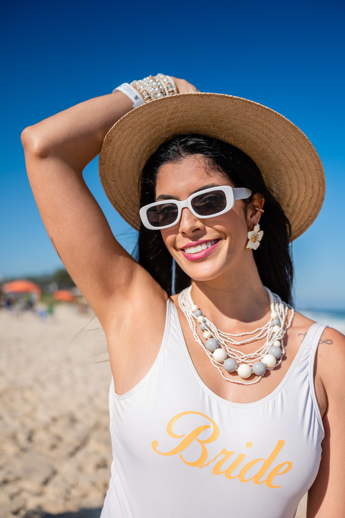 Despedida de solteira da noiva Goiania Sol no Cavalo Marinho Beach Club, Recreio dos Bandeirantes. Fotografia da fotógrafa de casamento RJ, Jaque Salles. 