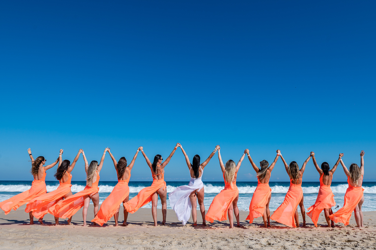 Despedida de solteira da noiva Goiania Sol no Cavalo Marinho Beach Club, Recreio dos Bandeirantes. Fotografia da fotógrafa de casamento RJ, Jaque Salles. 