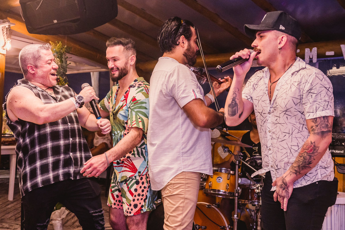 Despedida de solteira da noiva Goiania Sol no Cavalo Marinho Beach Club, Recreio dos Bandeirantes. Fotografia da fotógrafa de casamento RJ, Jaque Salles. 