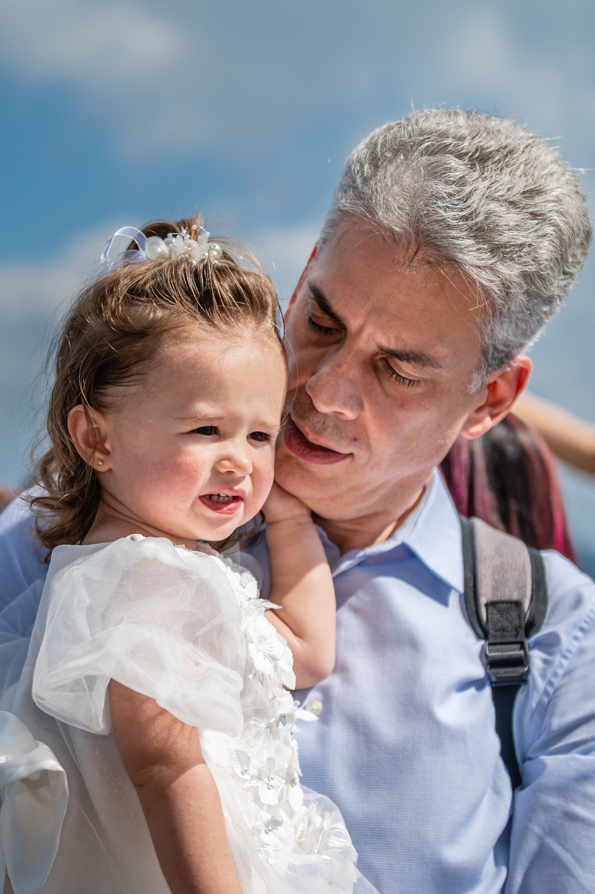 Cerimônia de batizado no Cristo Redentor, Rio de Janeiro. O batizado da Sofia aconteceu na igreja do Santuário Cristo Redentor e teve a fotografia de Jaque Salles. O batizado foi celebrado pelo padre Victor Hugo. Fotos da Fotógrafa carioca Jaque Salles