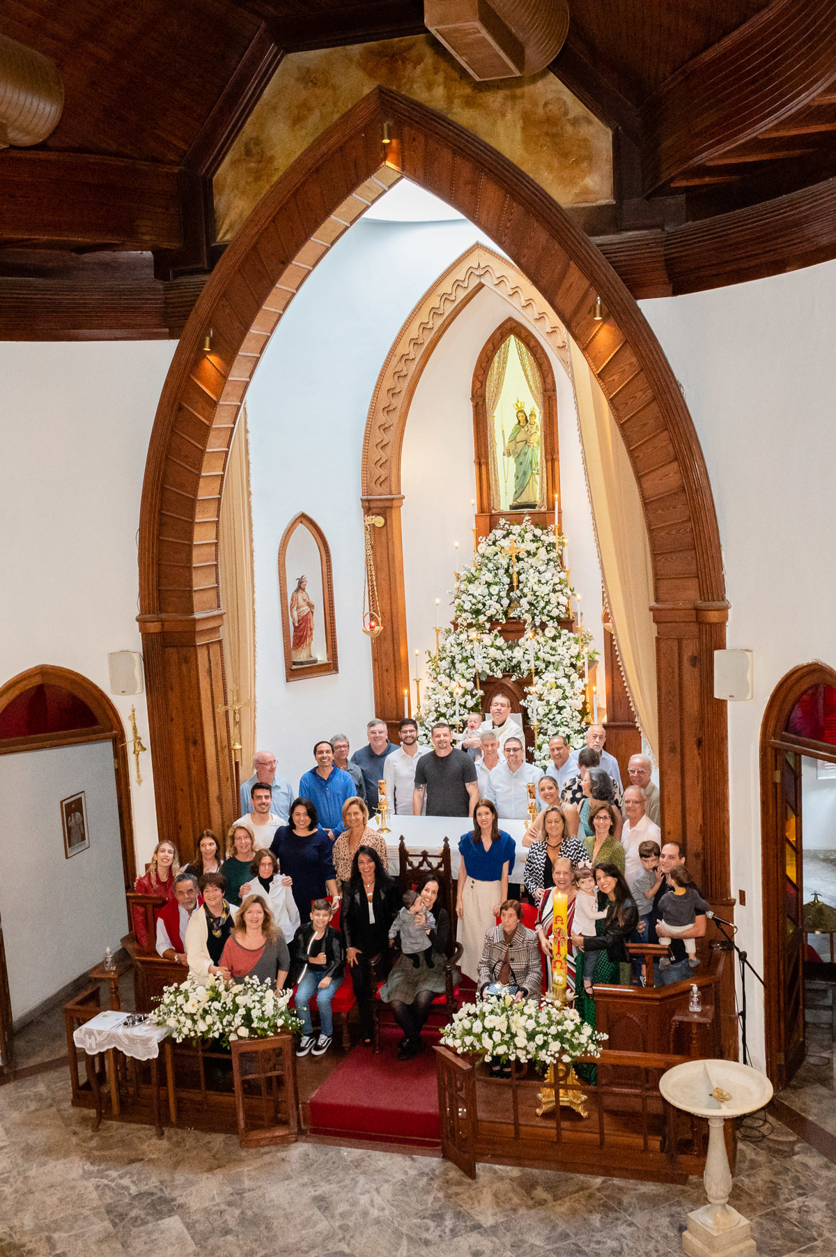 Fotografia do batizado do bebê Luiz Guilherme na Paróquia Nossa Senhora da Luz no Alto da Boa vista RJ. Fotos da fotógrafa de casamento e de famílias no Rio de Janeiro, Jaque Salles Fotografia.