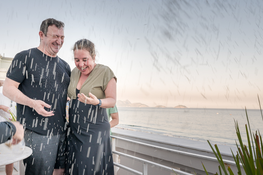 Suíte sexto andar Copacabana Palace. Fotografia de casamento no Hotel Belmond Copacabana Palace, Rio de Janeiro, RJ. Festa de casamento, comemoração bodas de prata no Copacabana Palace. Fotos da fotógrafa de casamento no RJ Jaque Salles fotografia.
