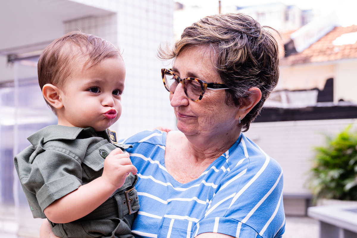Aniversário Infantil de menino, festa de um ano com o tema bosque. Fotografia infantil no Rio de Janeiro um aninho do bebê Noah. Fotos da fotógrafa infantil Jaque Salles Fotografia.