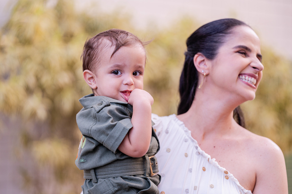 Aniversário Infantil de menino, festa de um ano com o tema bosque. Fotografia infantil no Rio de Janeiro um aninho do bebê Noah. Fotos da fotógrafa infantil Jaque Salles Fotografia.