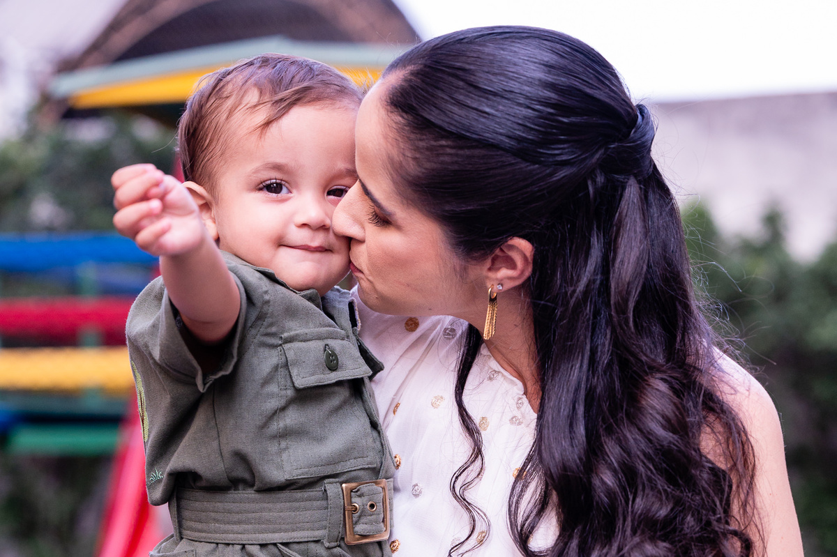 Aniversário Infantil de menino, festa de um ano com o tema bosque. Fotografia infantil no Rio de Janeiro um aninho do bebê Noah. Fotos da fotógrafa infantil Jaque Salles Fotografia.