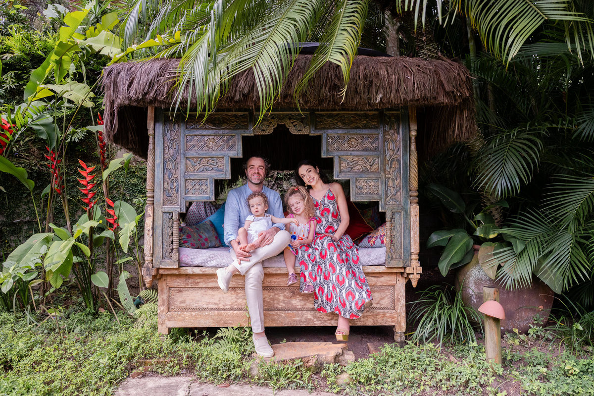 otografia de familia, ensaio fotográfico infantil. Ensaio realizado na casa 10, na praia da Joatinga. Recepção do batizado do bebê Leon. Fotos da fotógrafa infantil situada na Barra da Tijuca, Jaque Salles Fotografia.