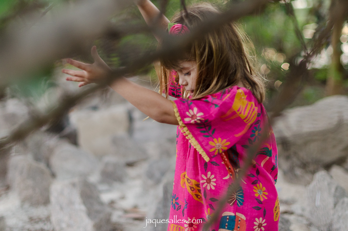 Fotógrafa Jaque Salles faz Ensaio Fotográfico da filha Lara a beira do Canal de Marapendi - Barra da Tijuca, RJ