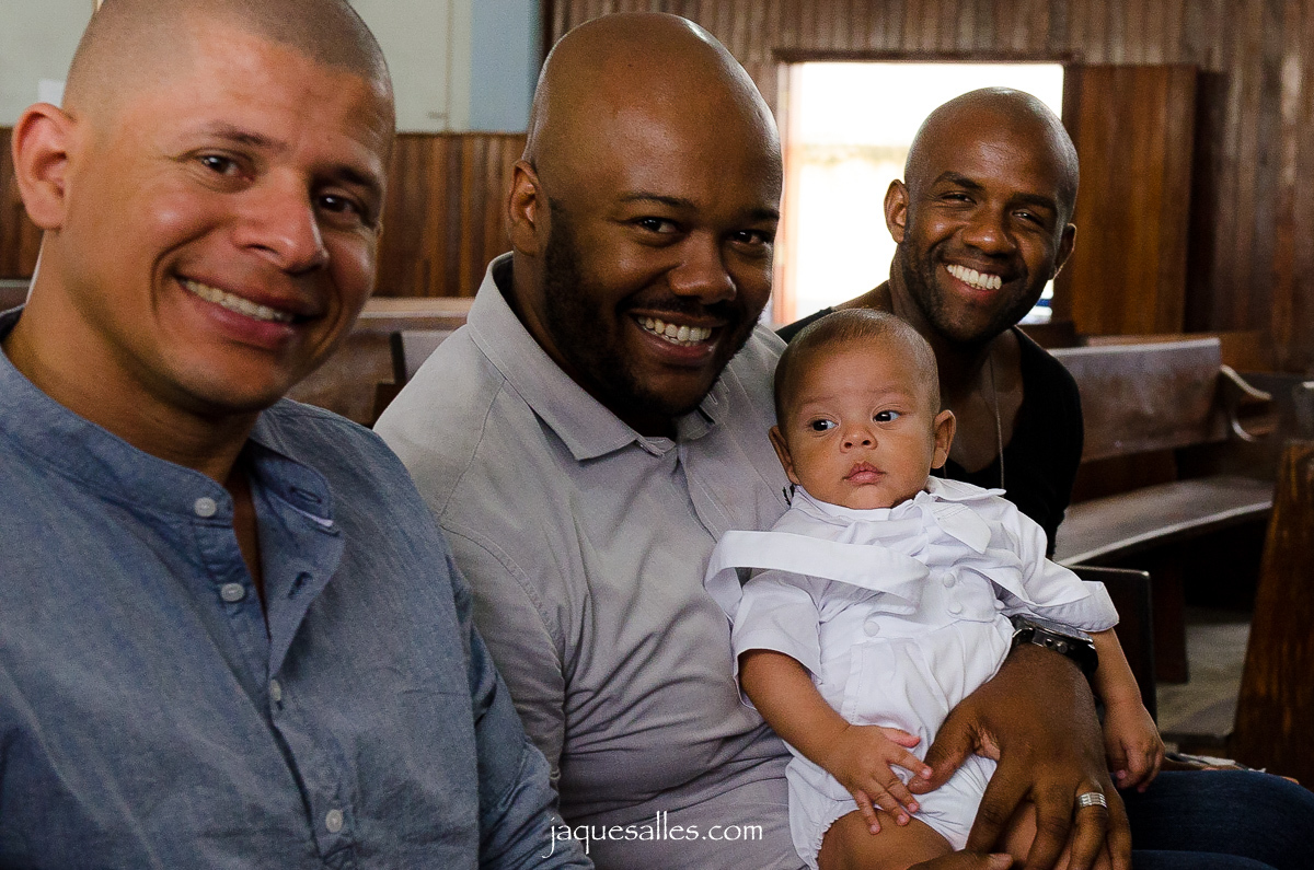 João, papai Thiago e seus padrinhos de batismo