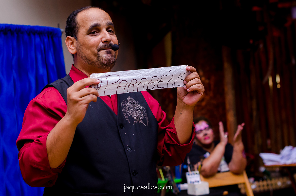 Menino Joaquim completa dois anos e comemora seu aniversário na Barra da Tijuca. A fotógrafa Jaque Salles foi a responsável pelas fotografias do evento. O tema escolhido para a festa foi de Mickey Mago um dos personagens mais queridos da Disney