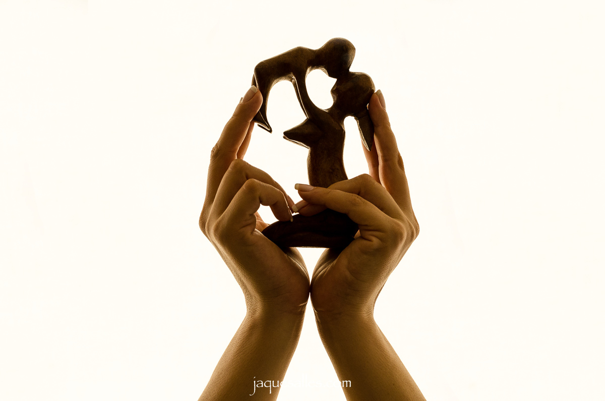 Fotógrafa minimalista RJ em ensaio gestante na residência da cliente