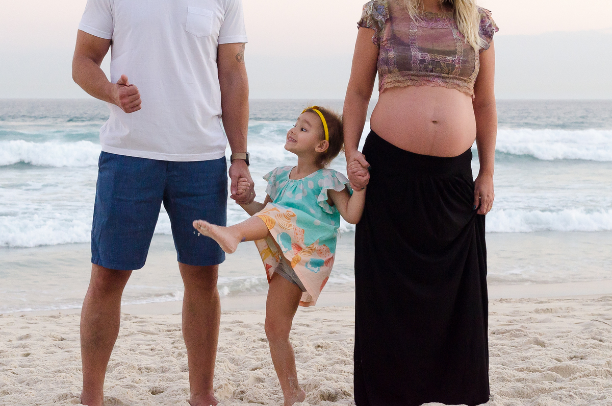 ensaio fotográfico de família na praia Fotografia de Jaque Salles
