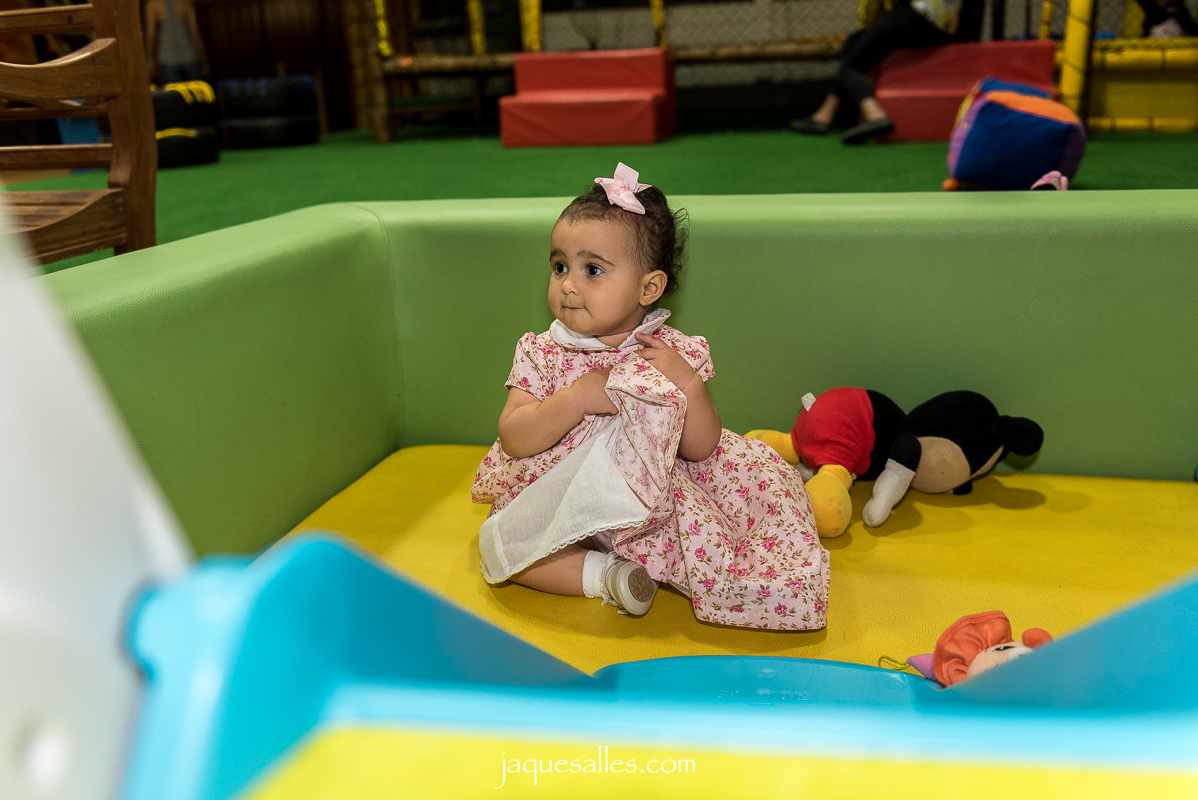 aniversario de um ano com o tema jardim encantado