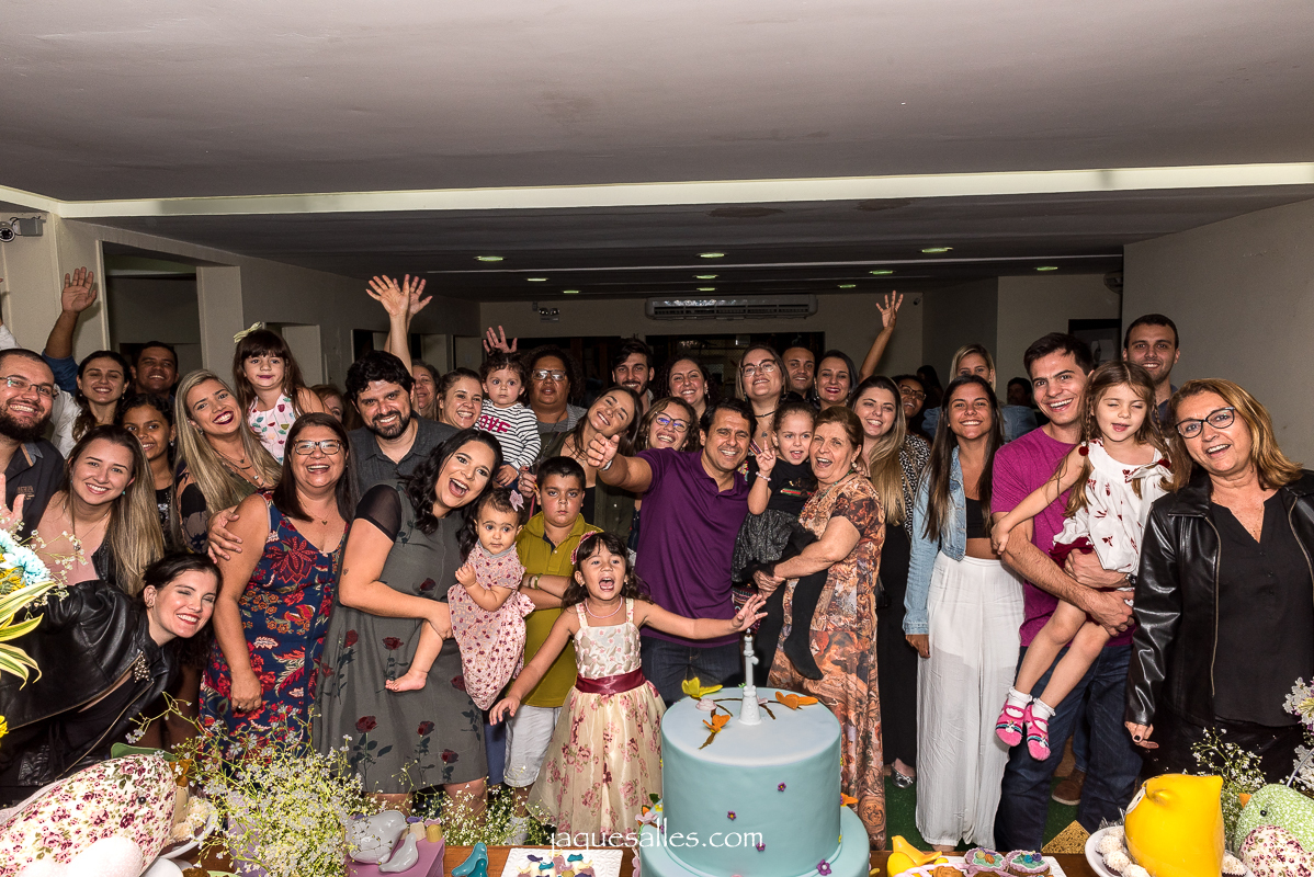 foto com todos os convidados após  parabéns