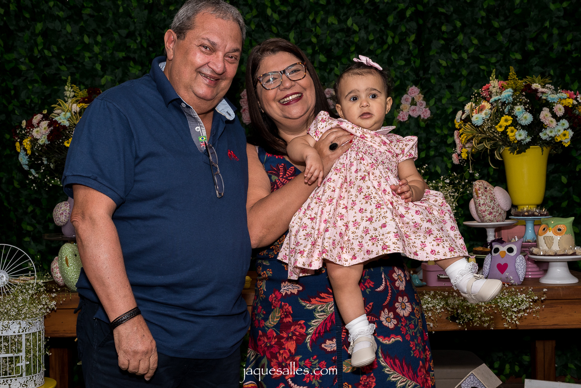 avós comemoram primeiro ano da neta com muita festa e alegria