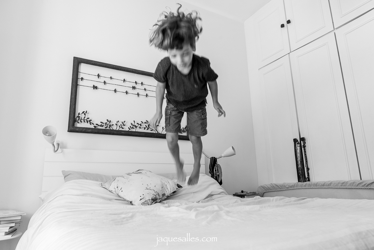 Ensaio fotográfico em casa retrata a verdade das famílias