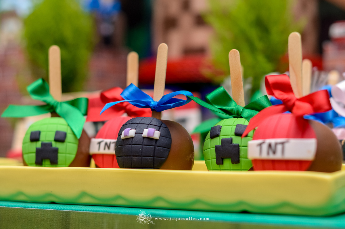 Foto de doces para aniversário tema minecraft no rio de janeiro