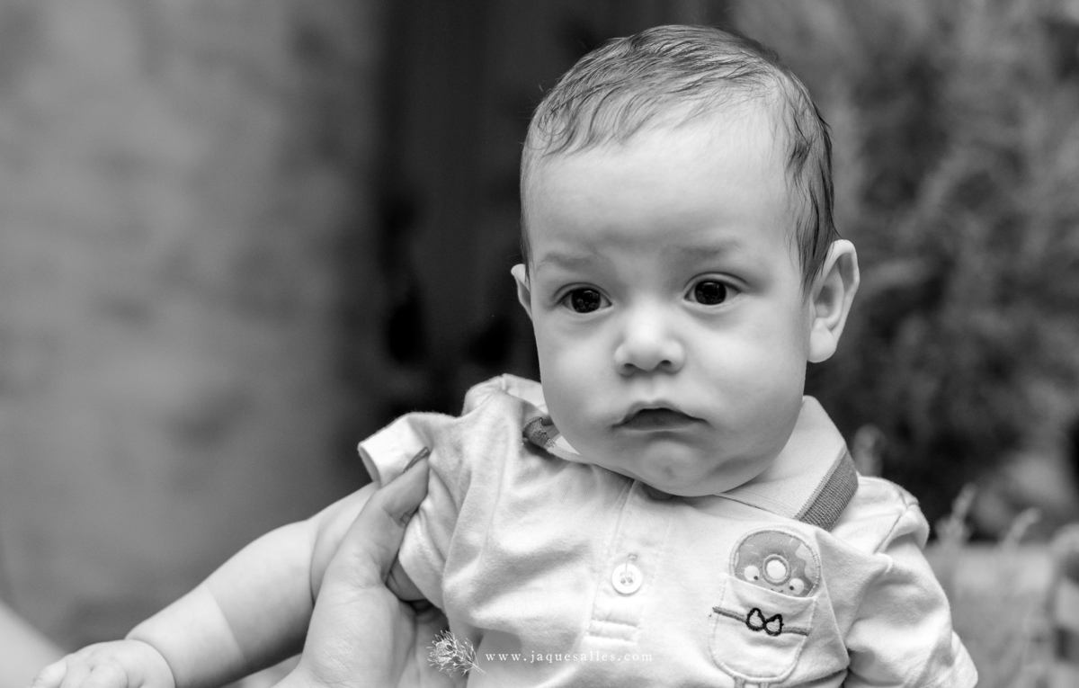 foto de menino de 6 meses na festa minecraft do irmão