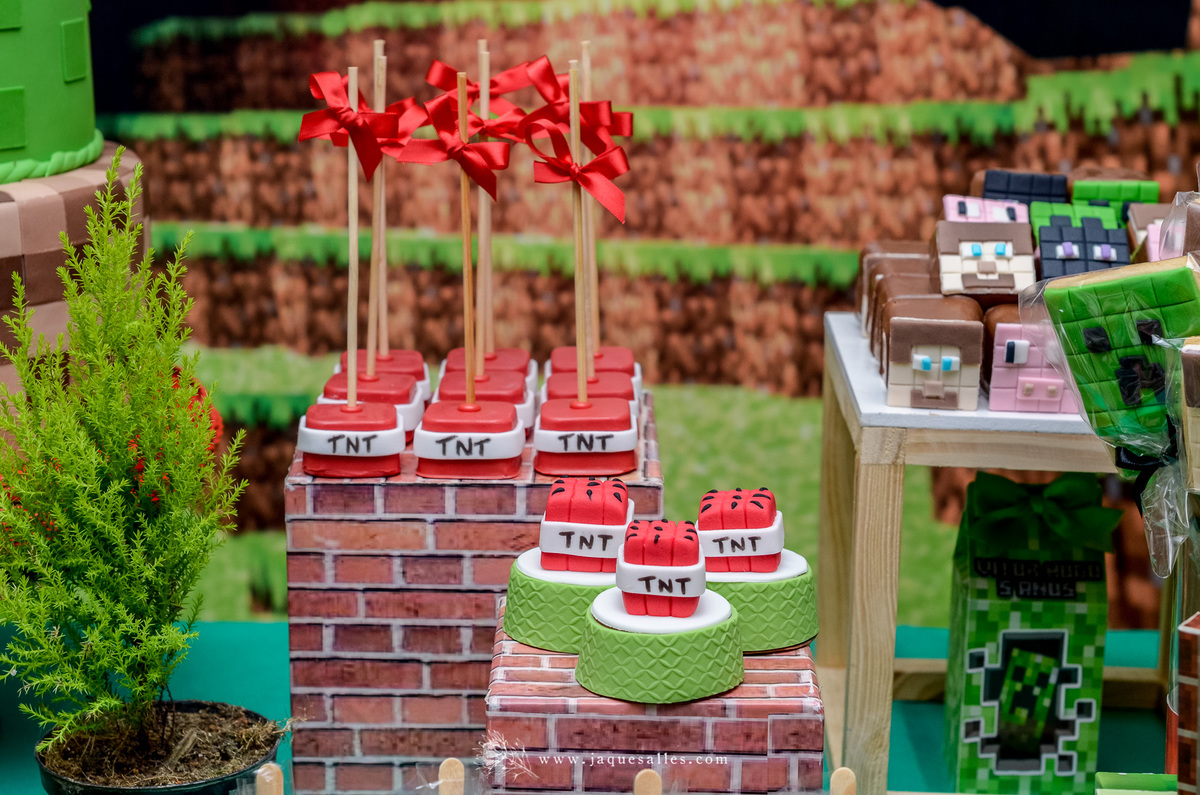 ideia de doces para aniversário de menino tema minecraft no rio de janeiro, rj