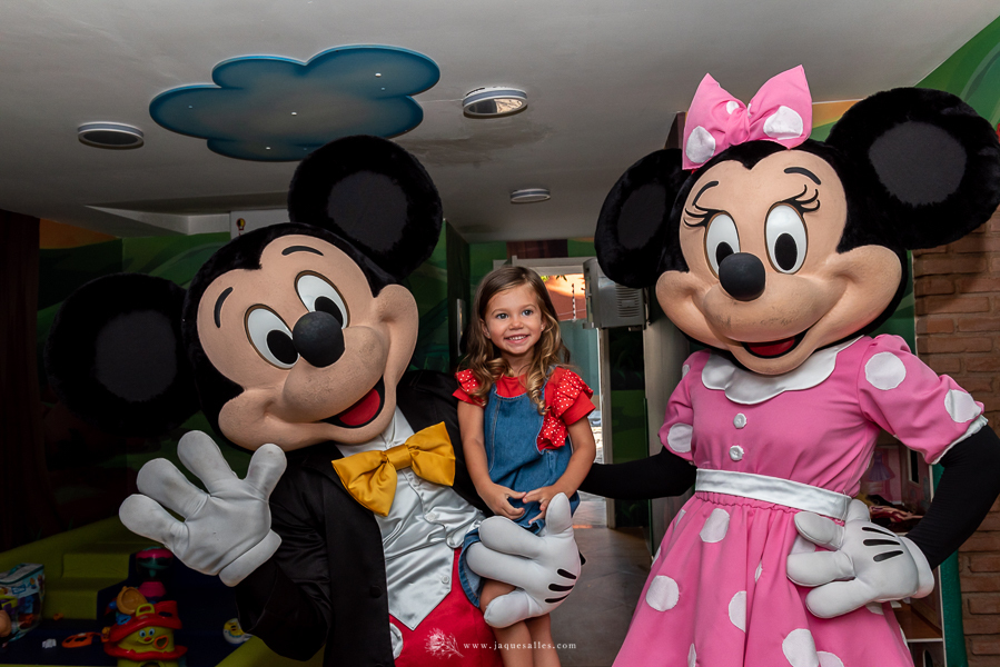 O clubinho de Búzios RJ comemora mais um aniversário infantil, desta vez com o tema Mickey e seus amigos