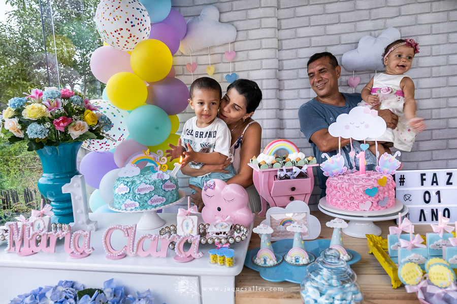 Festa de 1 ano no sitio em Xerém com o Tema Infantil Chuva de Bençãos. Imagens da Fotógrafa de Família Jaque Salles