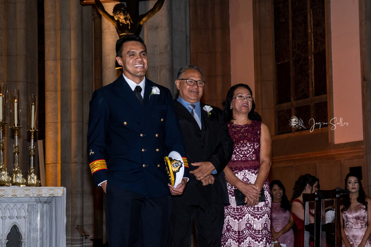 Fotografia de casamento realizado na Catedral de Petrópolis por Jaque Salles Fotografia