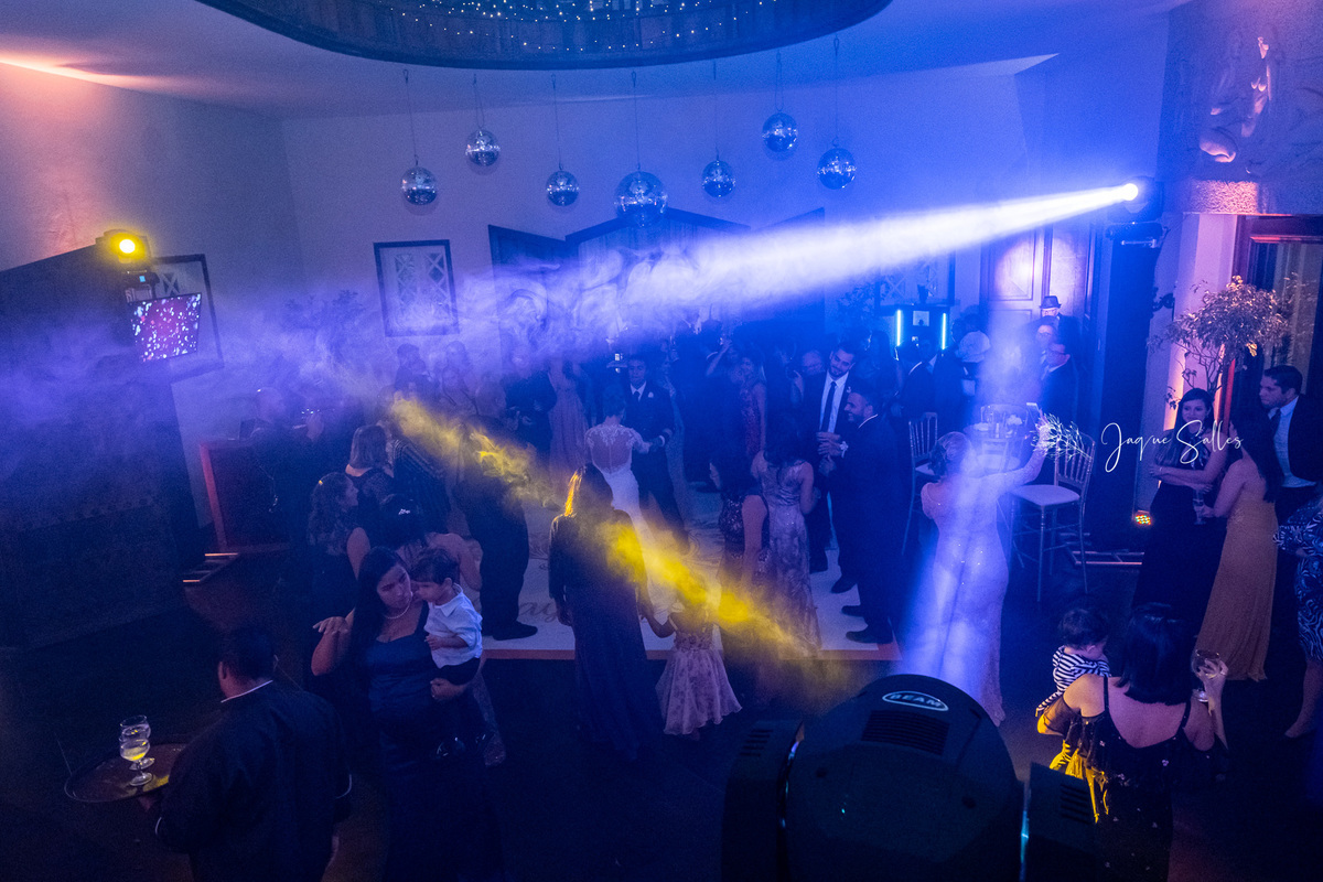 Fotografia da pista de dança em casamento realizado no Castelo Country Club em Petrópolis, Rio de Janeiro, RJ