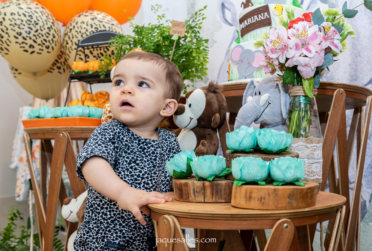 Mariana comemora seu primeiro aniversário com festa safari baby. A festa aconteceu na Barra da Tijuca e teve Jaque Salles fotografia como a fotógrafa oficial do evento.