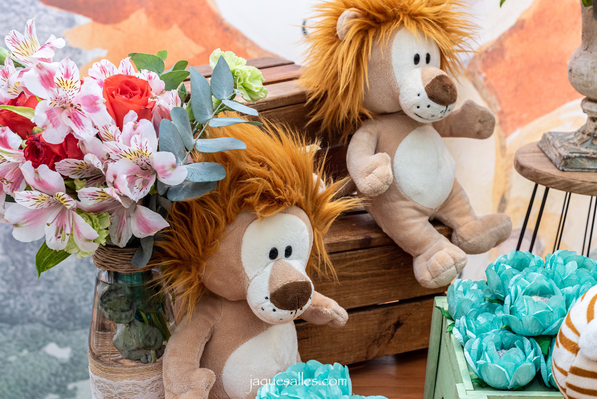 Fotografia de decoração de festa infantil de um ano menina tema Safari Baby 