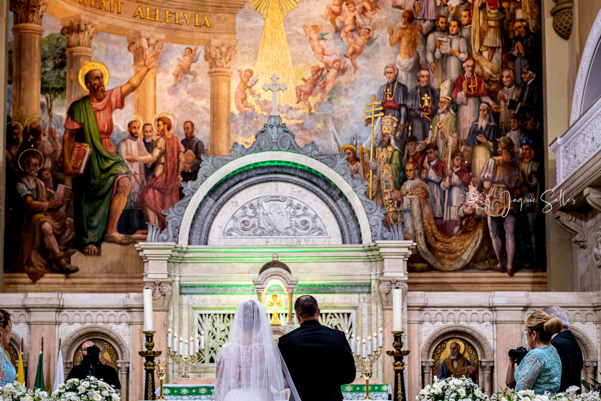 Fotografia do casamento de Ana Catarina e Dagoberto na Igreja São Paulo Apóstolo localizada em Copacabana Rio de Janeiro - RJ registro de Jaque Salles Fotografia