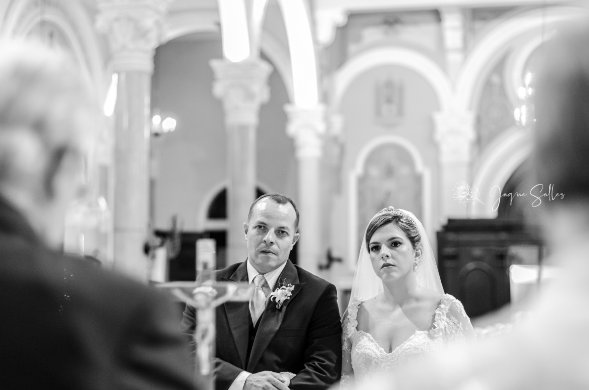 Fotografia do casamento de Ana Catarina e Dagoberto na Igreja São Paulo Apóstolo localizada em Copacabana Rio de Janeiro - RJ registro de Jaque Salles Fotografia