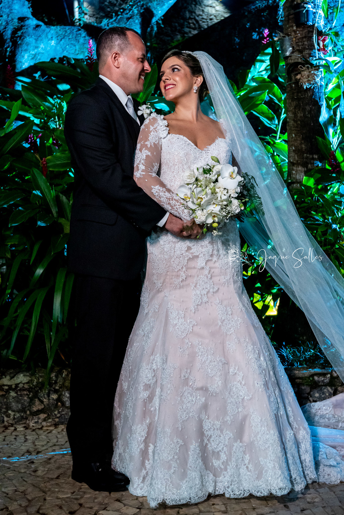 Festa de casamento no Leme Tênis Clube, Rio de Janeiro - RJ. Registro da fotógrafa Jaque Salles 