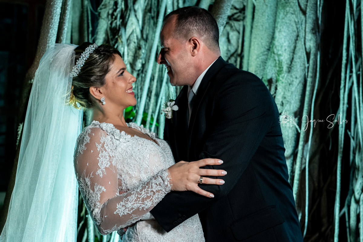 Festa de casamento no Leme Tênis Clube, Rio de Janeiro - RJ. Registro da fotógrafa Jaque Salles 